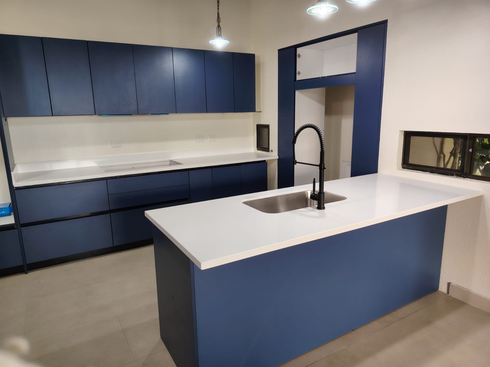 Cocinas y baños con cuarzo, granito y sobres de cuarzo en Costa Rica